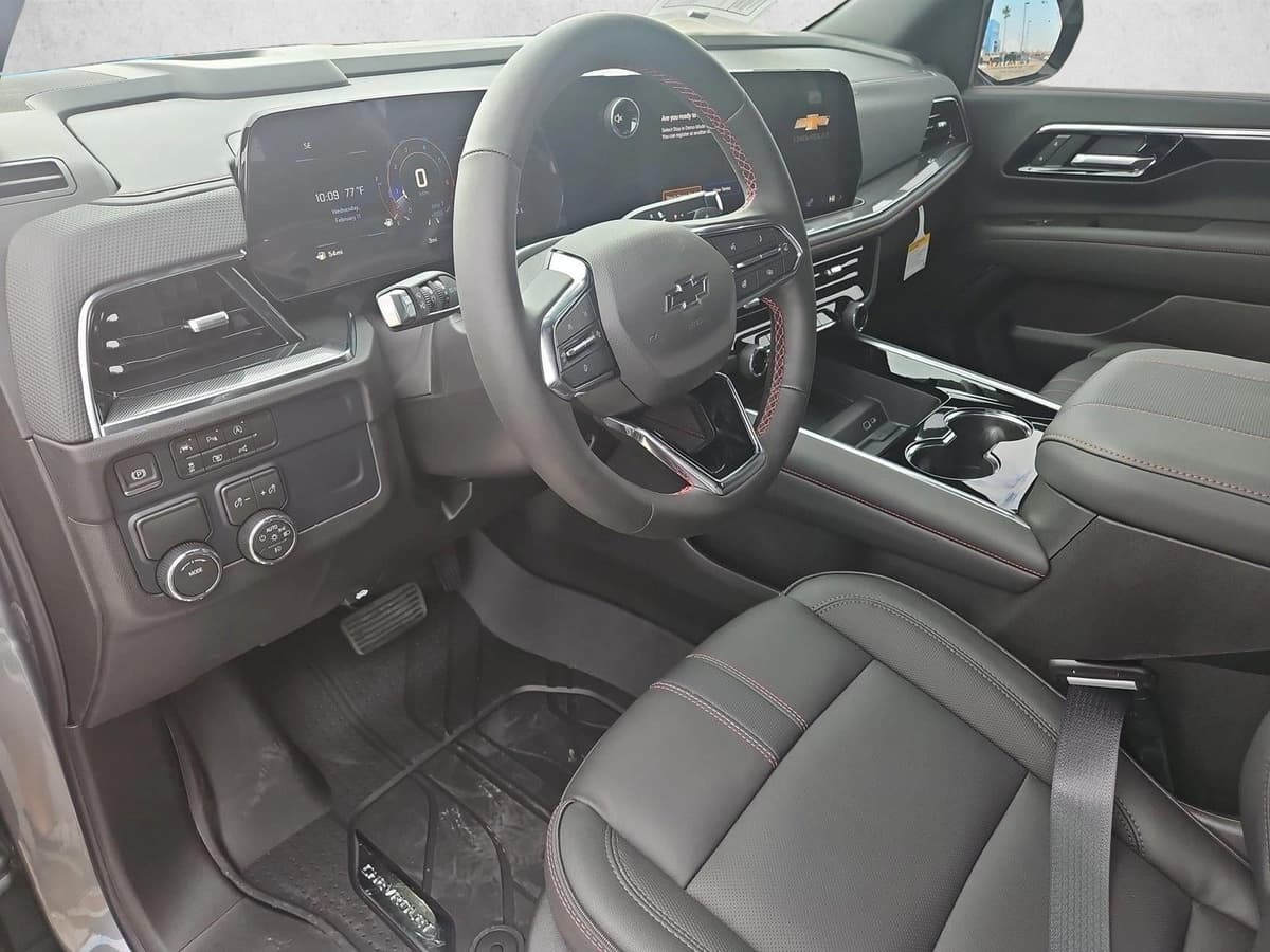 2026 Chevrolet Suburban - Image 3