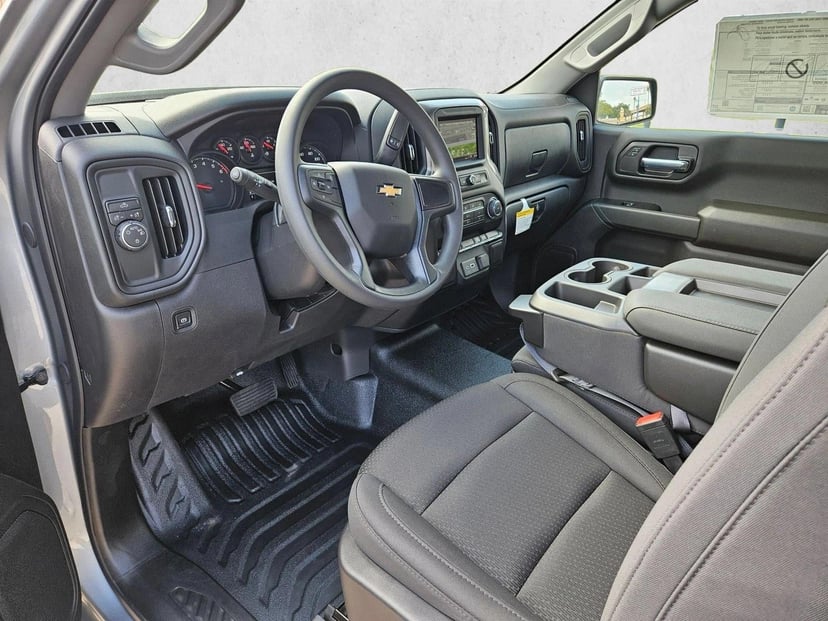2026 Chevrolet Silverado 1500 - Image 3
