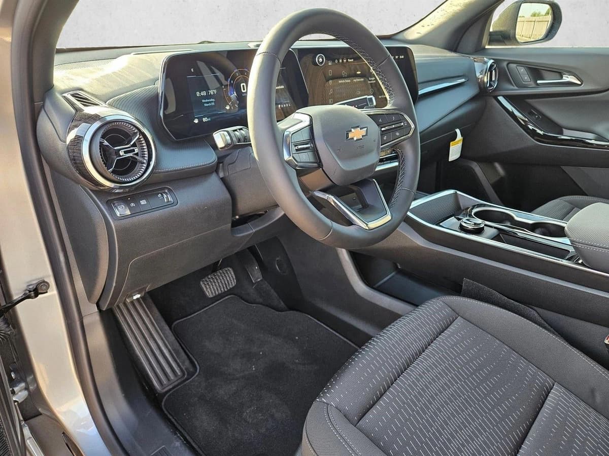 2026 Chevrolet Equinox - Image 3