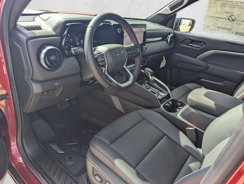 2026 Chevrolet Colorado - Image 3