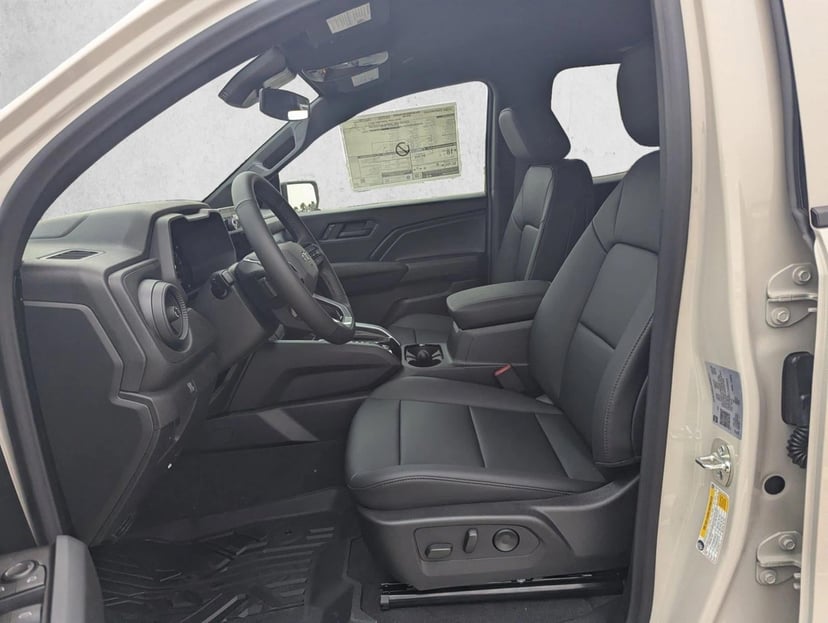 2026 Chevrolet Colorado - Image 4