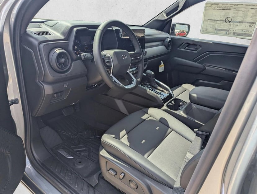 2026 Chevrolet Colorado - Image 3
