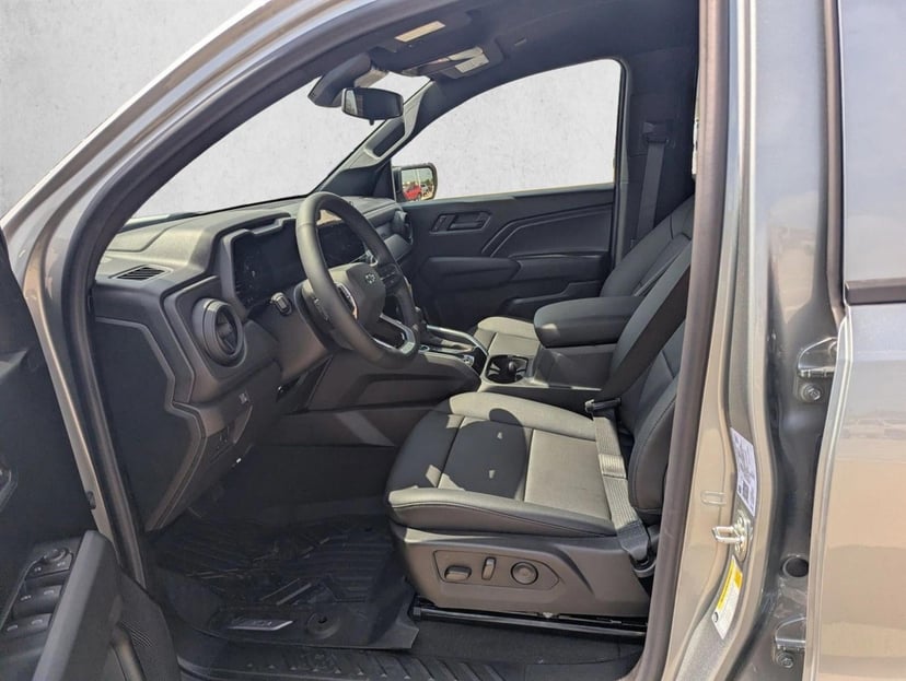 2026 Chevrolet Colorado - Image 4