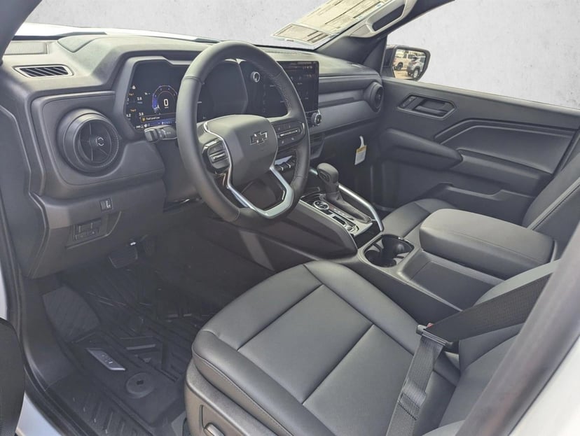 2026 Chevrolet Colorado - Image 3