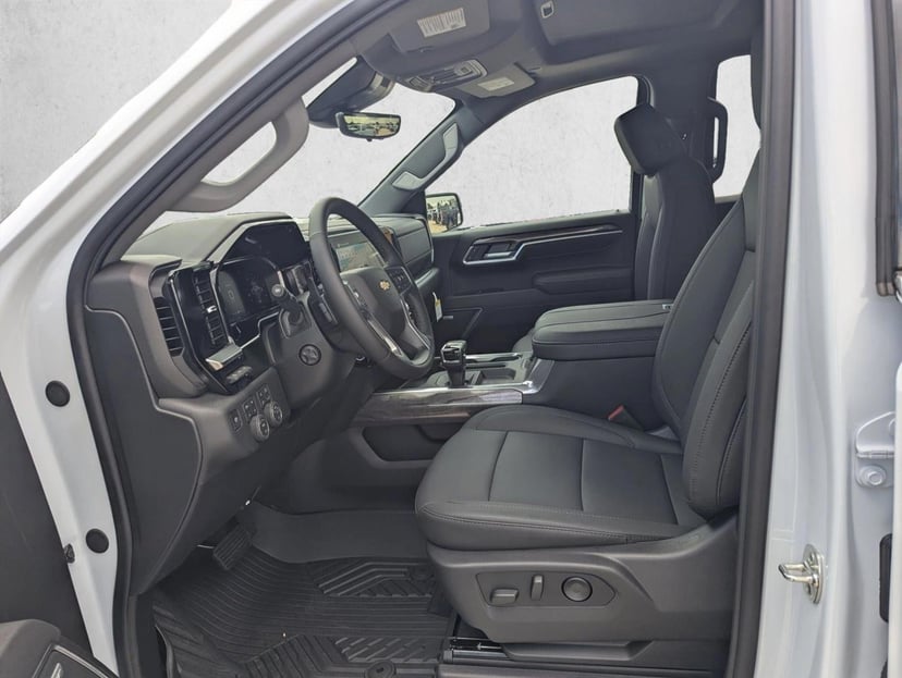 2026 Chevrolet Silverado 1500 - Image 4
