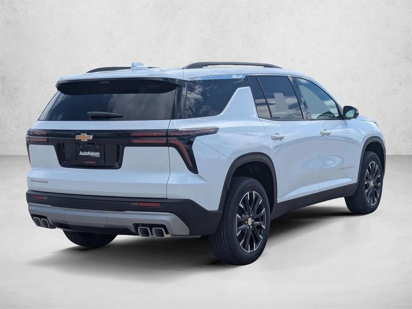 2026 Chevrolet Traverse - Image 2