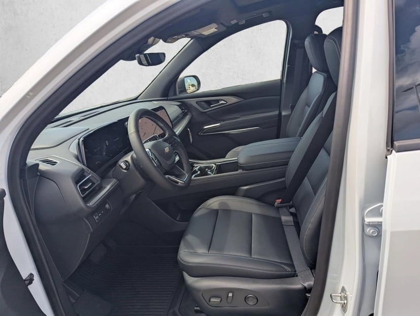 2026 Chevrolet Traverse - Image 4