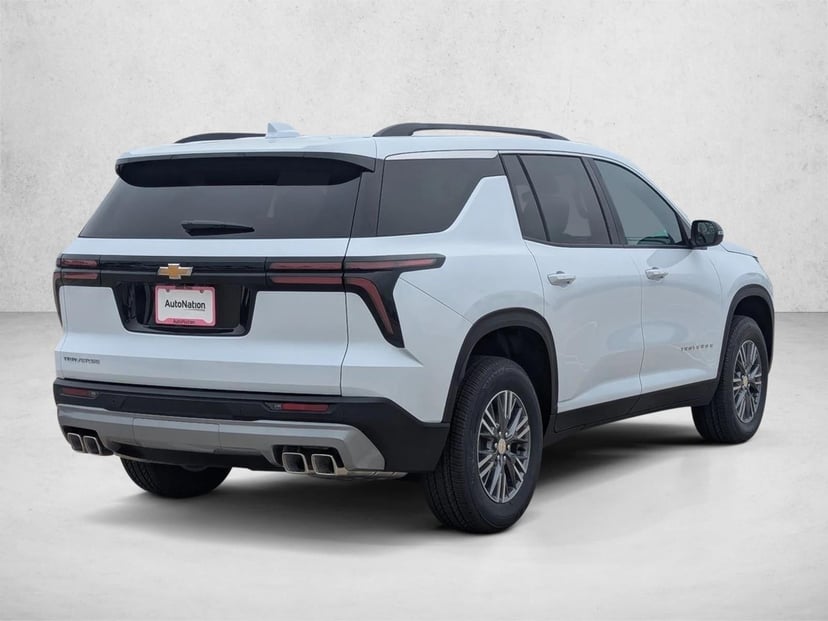 2026 Chevrolet Traverse - Image 2