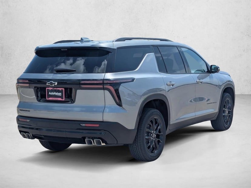 2026 Chevrolet Traverse - Image 2