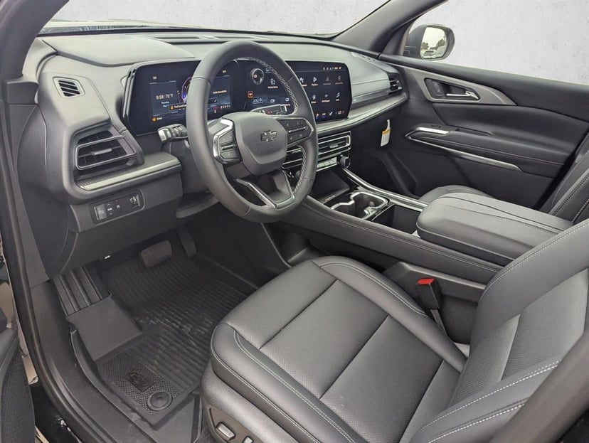 2026 Chevrolet Traverse - Image 3