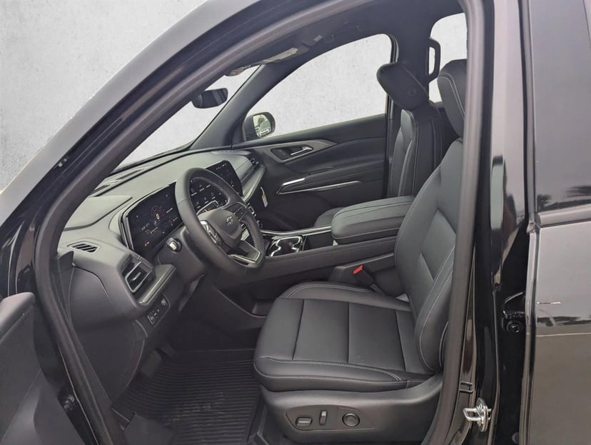 2026 Chevrolet Traverse - Image 4