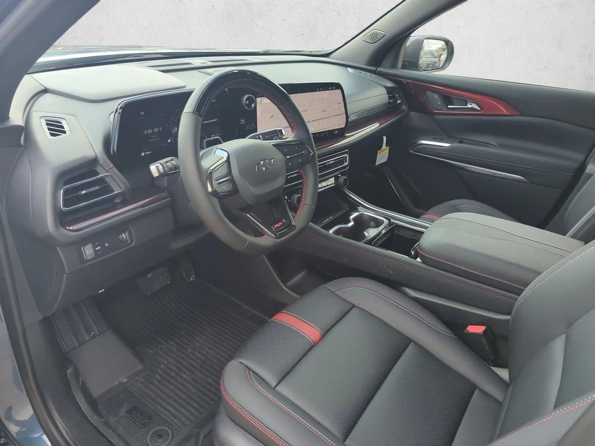 2026 Chevrolet Traverse - Image 3