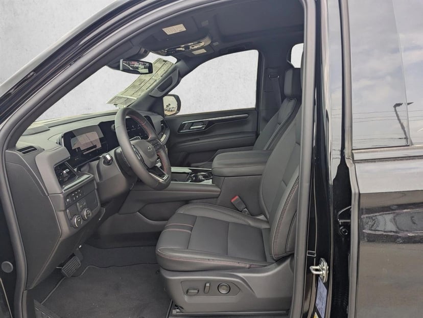 2026 Chevrolet Suburban - Image 4