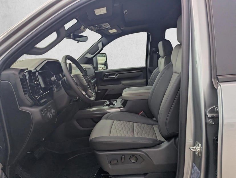 2026 Chevrolet Silverado 2500 HD - Image 4