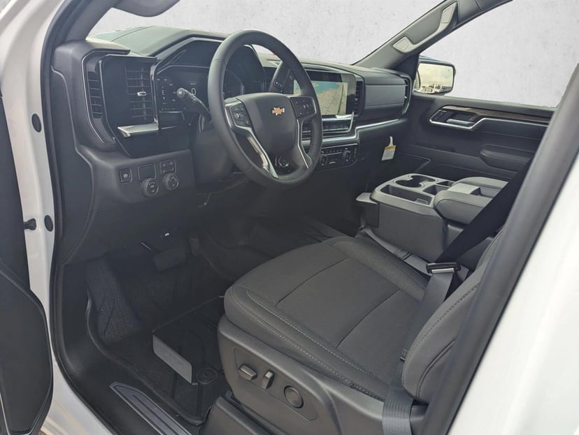 2026 Chevrolet Silverado 1500 - Image 2