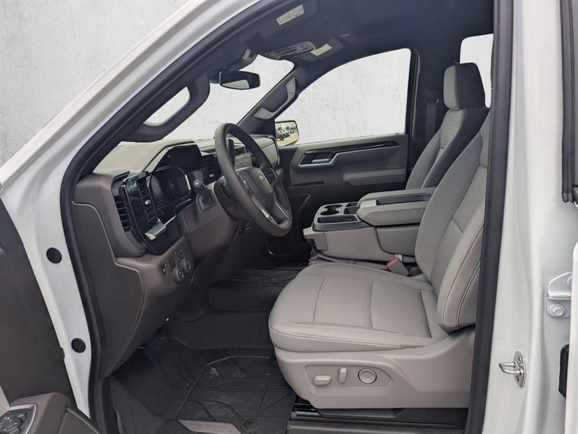 2026 Chevrolet Silverado 1500 - Image 4