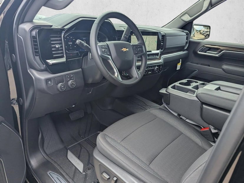2026 Chevrolet Silverado 1500 - Image 3