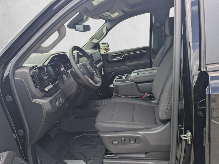 2026 Chevrolet Silverado 1500 - Image 4