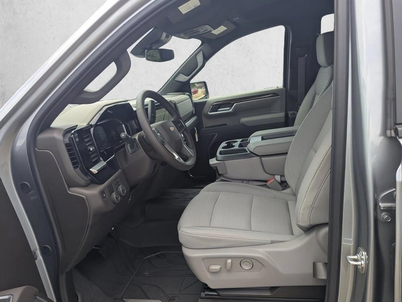 2026 Chevrolet Silverado 1500 - Image 4