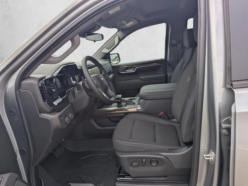 2026 Chevrolet Silverado 1500 - Image 4