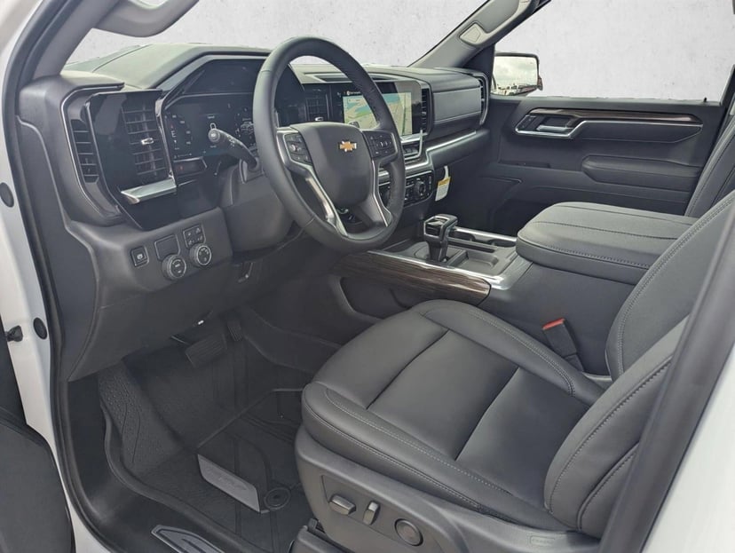 2026 Chevrolet Silverado 1500 - Image 3