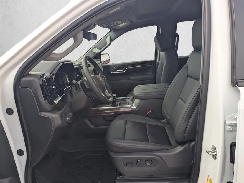 2026 Chevrolet Silverado 1500 - Image 4