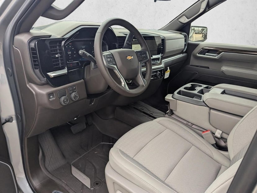 2026 Chevrolet Silverado 1500 - Image 3