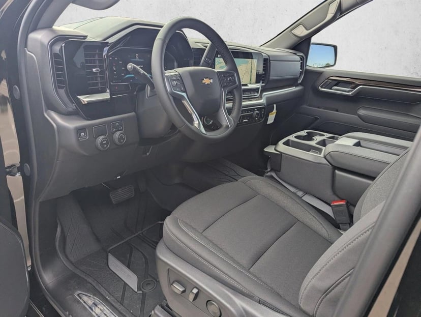 2026 Chevrolet Silverado 1500 - Image 2
