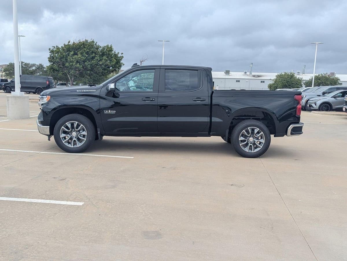 2026 Chevrolet Silverado 1500 - Image 5