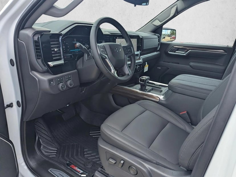 2026 Chevrolet Silverado 1500 - Image 2