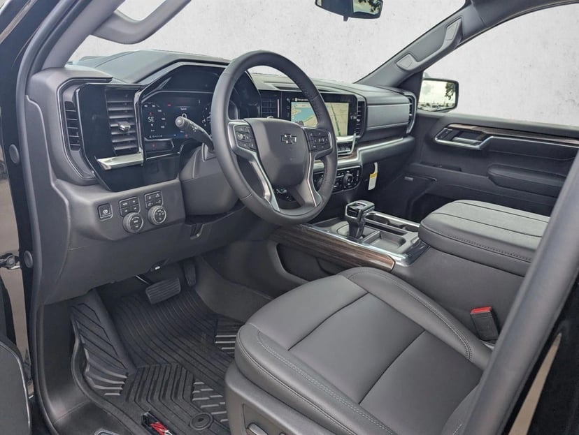 2026 Chevrolet Silverado 1500 - Image 3