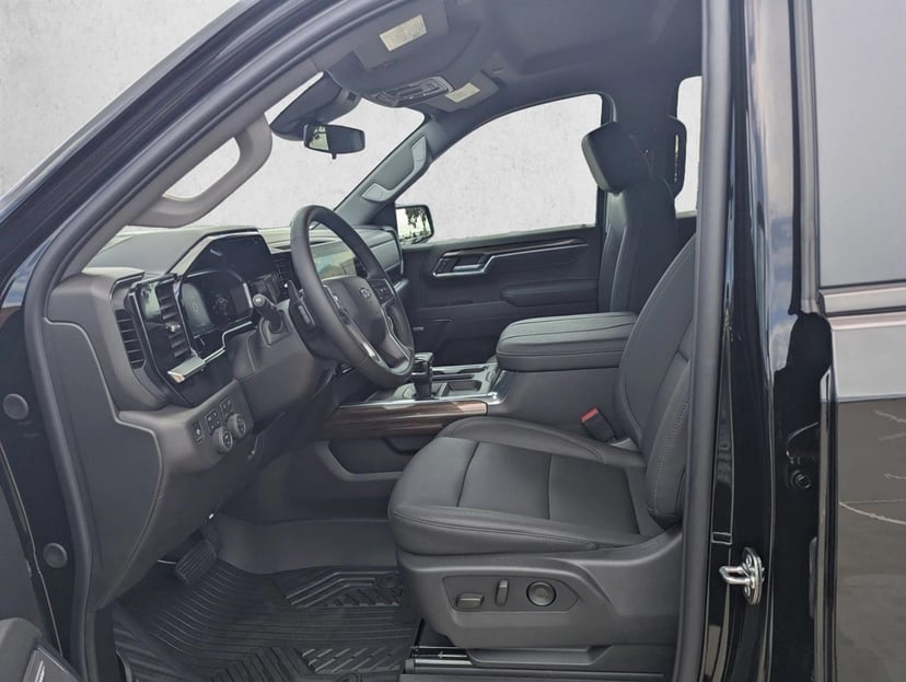 2026 Chevrolet Silverado 1500 - Image 4