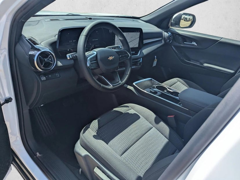 2026 Chevrolet Equinox - Image 3