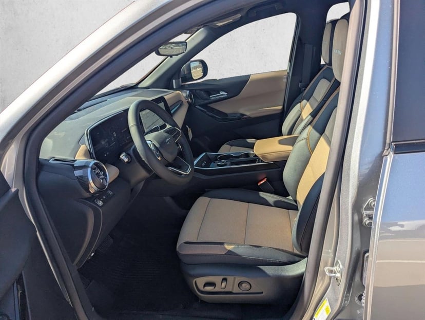 2026 Chevrolet Equinox - Image 3