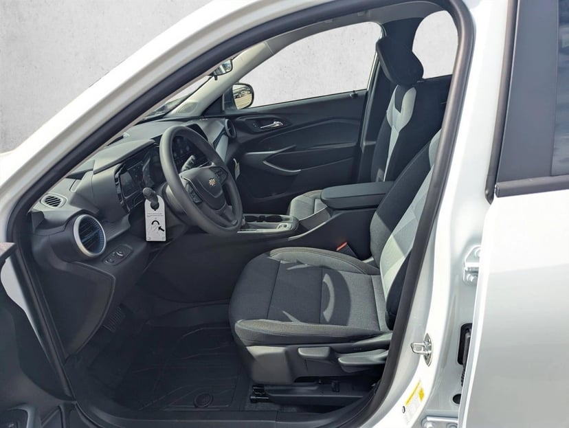 2026 Chevrolet Trax - Image 4