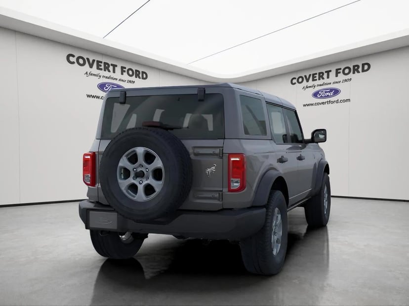 2026 Ford Bronco - Image 8
