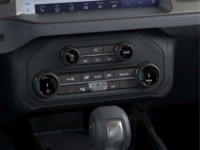 2026 Ford Bronco - Image 13