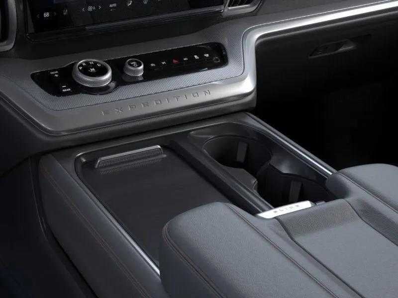 2026 Ford Expedition - Image 15
