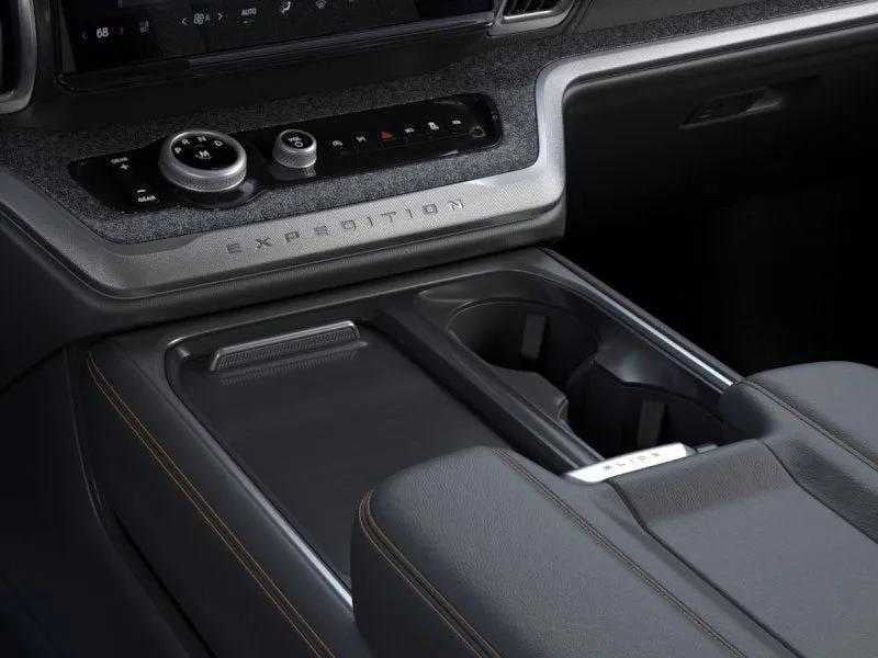 2026 Ford Expedition - Image 15