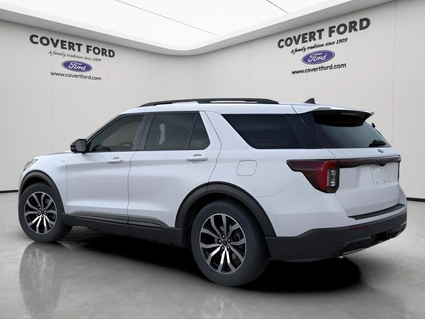 2026 Ford Explorer - Image 3