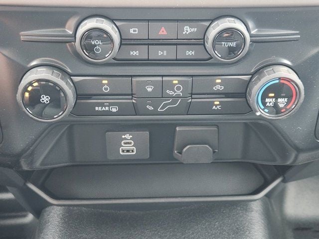 2026 Ford F-150 - Image 18
