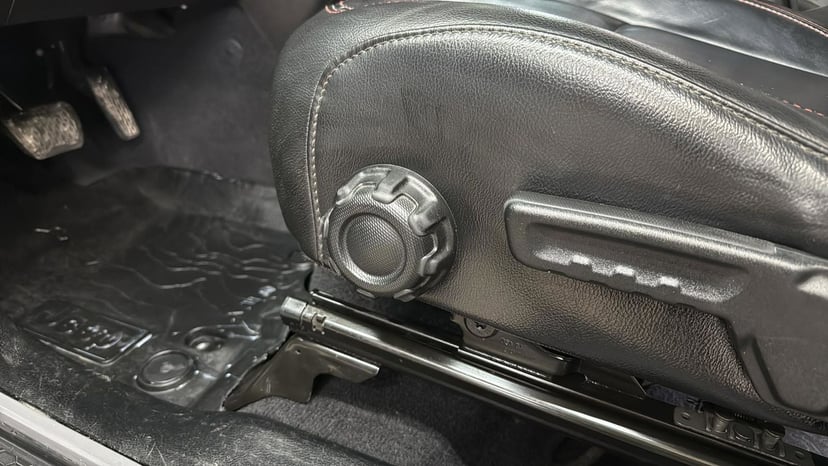 2019 Jeep Wrangler - Image 11