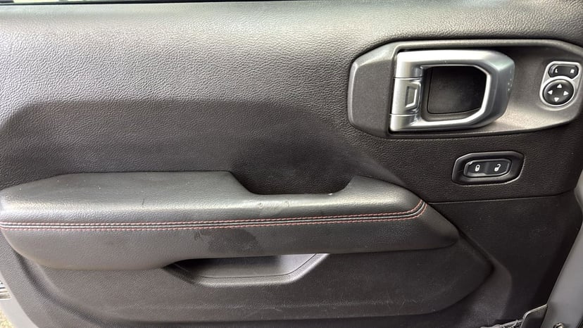 2019 Jeep Wrangler - Image 12