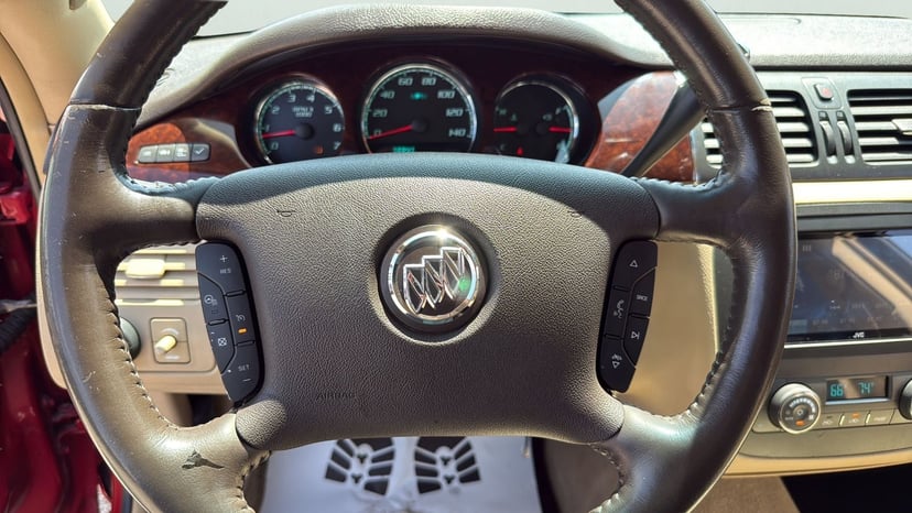 2011 Buick Lucerne - Image 7