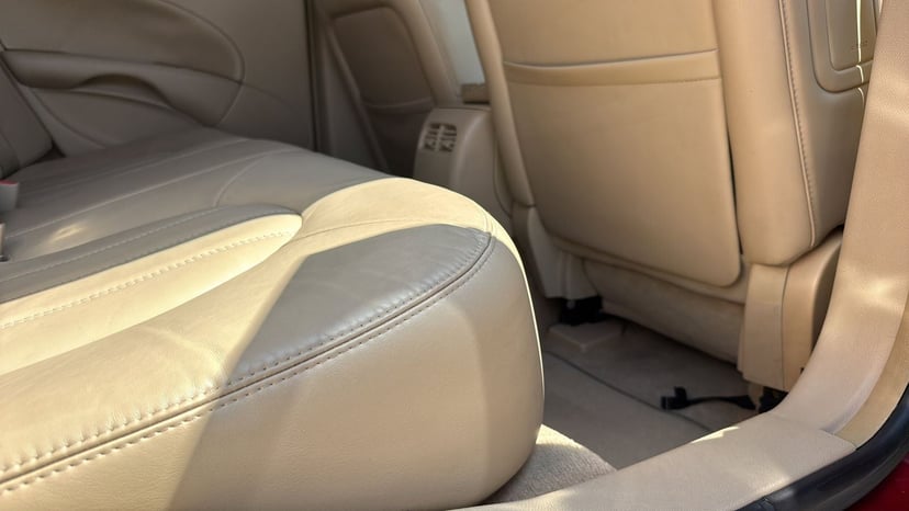 2011 Buick Lucerne - Image 19