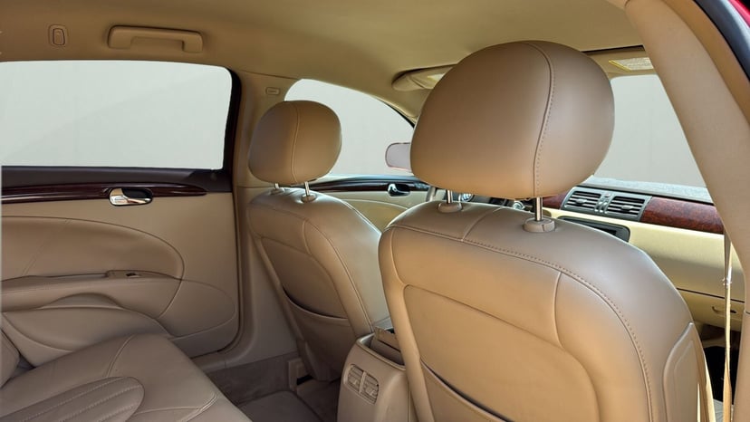 2011 Buick Lucerne - Image 20