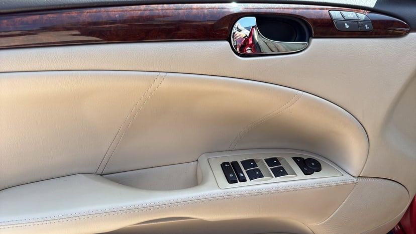 2011 Buick Lucerne - Image 4