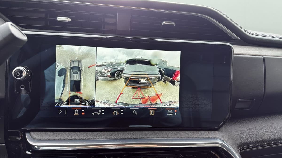 2025 GMC Sierra 2500HD - Image 19