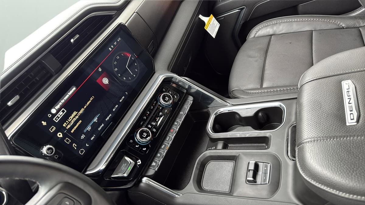 2025 GMC Sierra 2500HD - Image 21