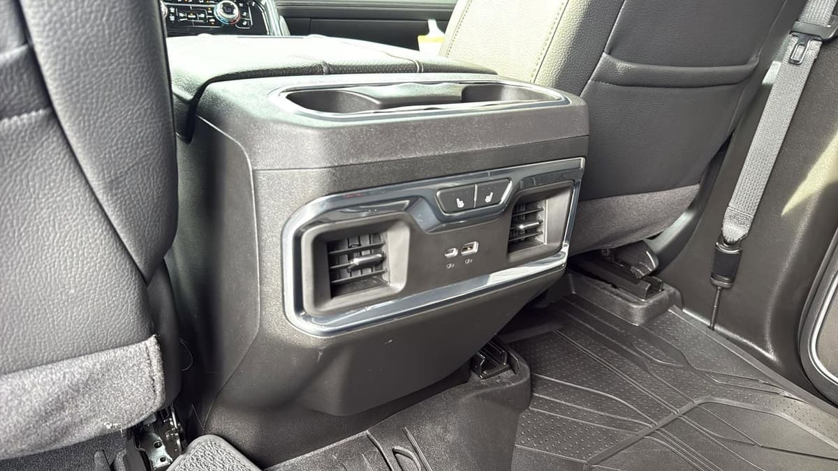 2025 GMC Sierra 2500HD - Image 28